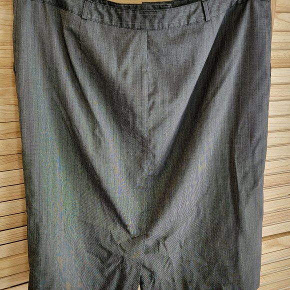 Sophisticated Pinstripe Pencil Skirt - Jaclyn Smith - Picture 4 of 5